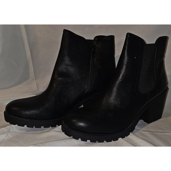 Sun + Stone Women's Morghan Lug Sole Block-Heel Booties - Picture 3 of 6